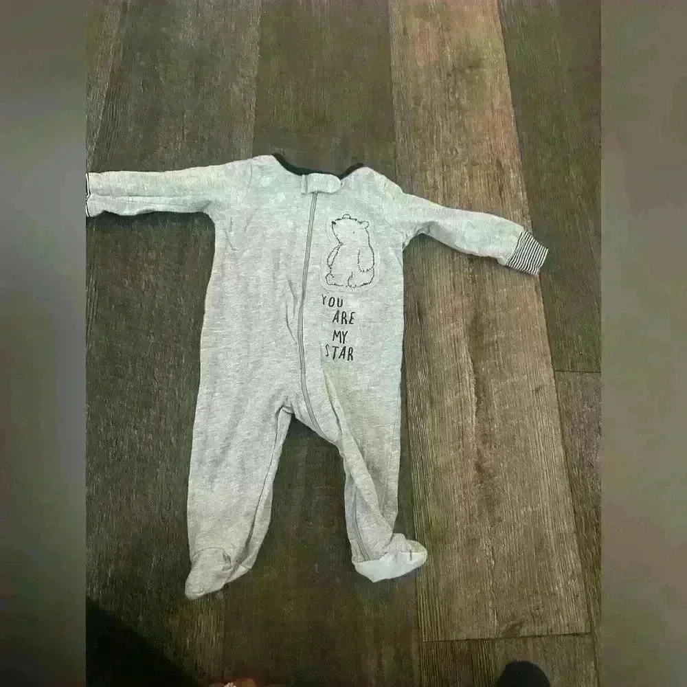 Gerber sleep and play.
